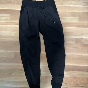 Lululemon Dance Studio Mid-Rise Jogger 
Full Length